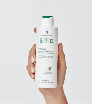 Biretix Cleanser puhastav geel rasusele ja aknele kalduvale nahale